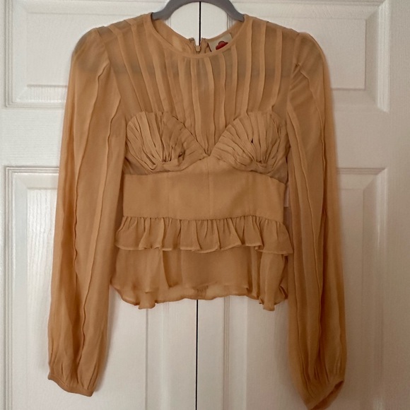 FARM Rio Tan Cream Pleated Peplum Blouse - Picture 5 of 8